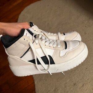 STRADIVARIUS MIDRISE SNEAKERS